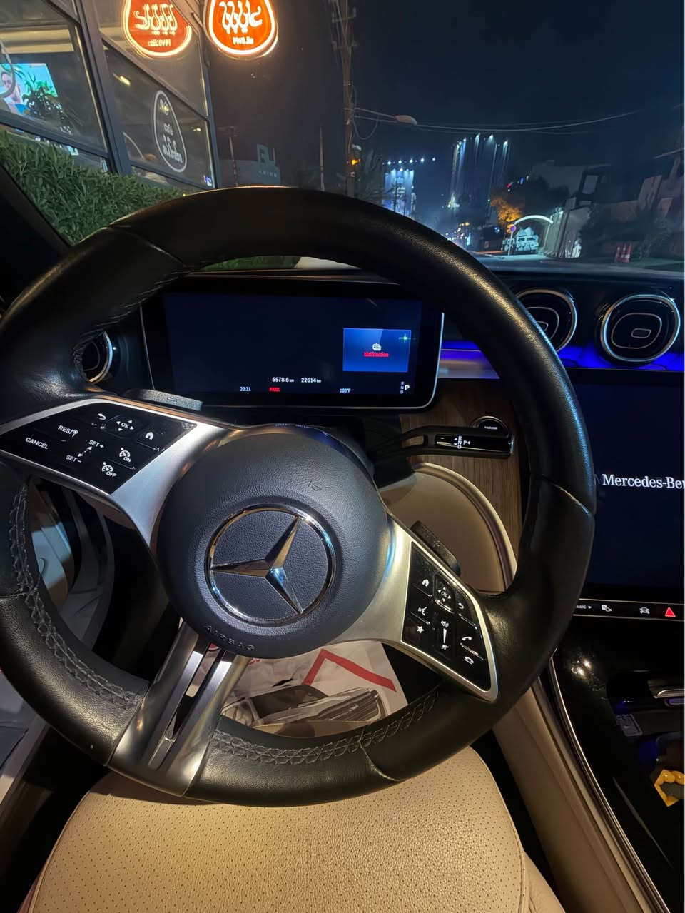 مارسيدس c300 للبيع 
السيارة جديدة وارد أمريكي تبديل باب نفس اللون 
ماشيه ٢٥ الف فقط رقم مميز للبيع 
السعر ٣٤ الف 
للاستفسار الاتصال على الرقم *********** بغداد, العراق
