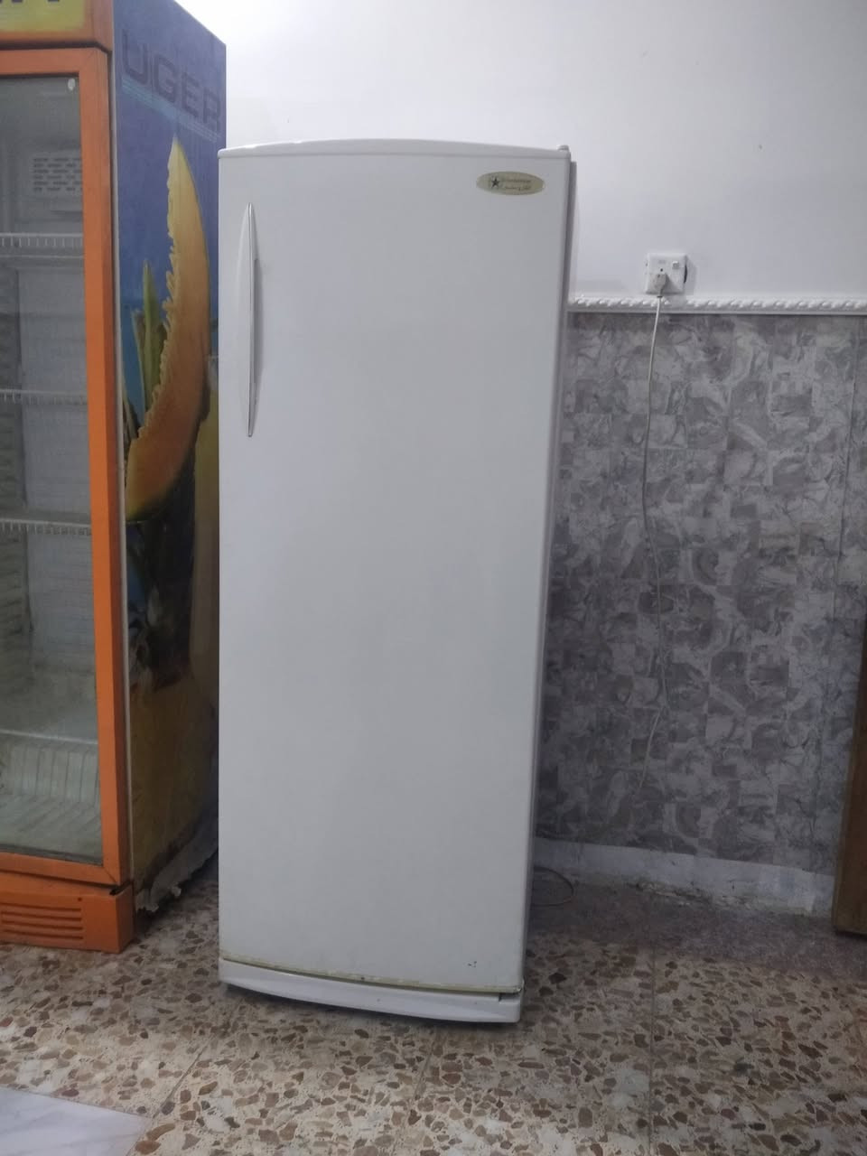 السلام عليكم عندي ثلاجه حجم 18 نظيفه كلش وعندي براد نظيف كلش ما داخل لا تصليح سعر الثلاجه ب 125 وسعر البراد ب 60 العنوان حله نادر الاولى رقم الهاتف ***********
