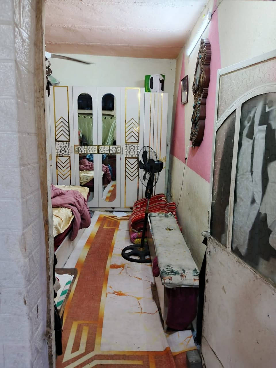 سلام عليكم نص قطعه شرك للبيع بقطاع ٢٦ ثاني نص قطعه عل ركن عل ساحه
بيه استقبال وغرفتين ومطبخ وصحيات معزوله أي استفسار عل رقم ***********

