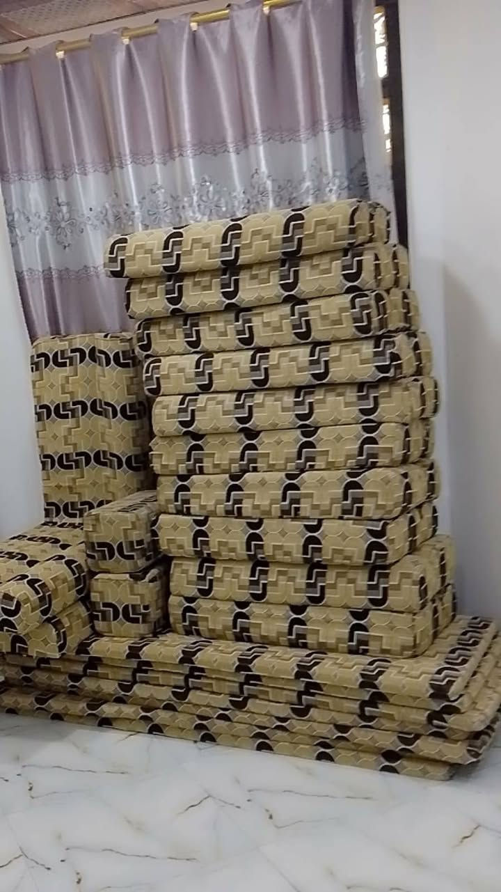 ديوان للبيع كامل
السعر١٤٠وابيامجاي
للاستفسار 
*********** واتساب
 مكان سوق الشيوخ حي العسكري شارع محول
