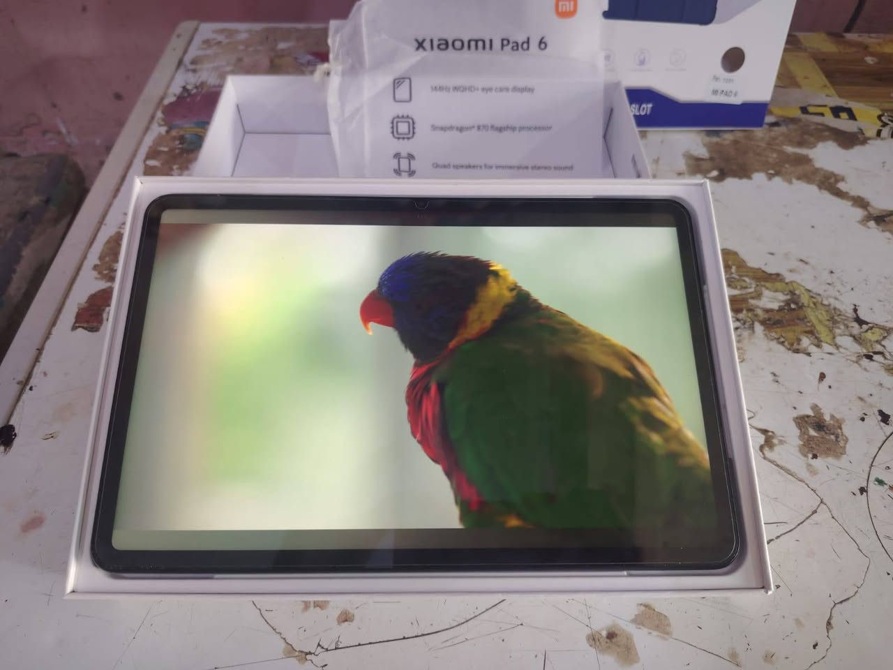السلام عليكم.. جهاز شاومي باد 6 (Xiaomi Pad 6) مستعمل بحالة الوكالة للبيع 🖥️✨
الجهاز نظيف جداً جداً (أخو الجديد) وما بيه أي شخط أو عيب، 
واستخدامه راقي وخفيف. ممتاز جداً للألعاب الثقيلة (مثل ببجي بفريمات عالية وسلسة)، 
وللدراسة والمشاهدة.💡
 أبرز مواصفات الجهاز الفنية:الذاكرة الداخلية: 256 جيجابايت (UFS 3.1 سريعة جداً).الذاكرة العشوائية (الرام): 8 جيجابايت +4جيجابايت
المعالج: Snapdragon 870 القوي من كوالكوم (أداء طيارة بالألعاب والتصفح بدون حماوة)
.الشاشة: بحجم 11 إنش بدقة عالية 2.8K وبمعدل تحديث 144Hz (سلاسة فائقة باللمس)
.البطارية: ضخمة بحجم 8840 مللي أمبير تدعم الشحن السريع بقدرة 33 واط (تطول وياك يوم كامل استخدام مكثف).
الصوت: 4 سماعات ستيريو مجسمة بدعم Dolby Atmos.📦
 الملحقات المتوفرة مع الجهاز:
الكارتونة الأصلية كاملة.الشاحن الأصلي السريع مع الواير ماله.
هدية: الكفر الأصلي ماله لحماية الجهاز بالكامل.
📍 المكان: الناصرية - قضاء الفهود.💵
  

السعر راسلني عل الرقم فقط واتساب *********** اوتدلل يابه 👍🏻🩵
