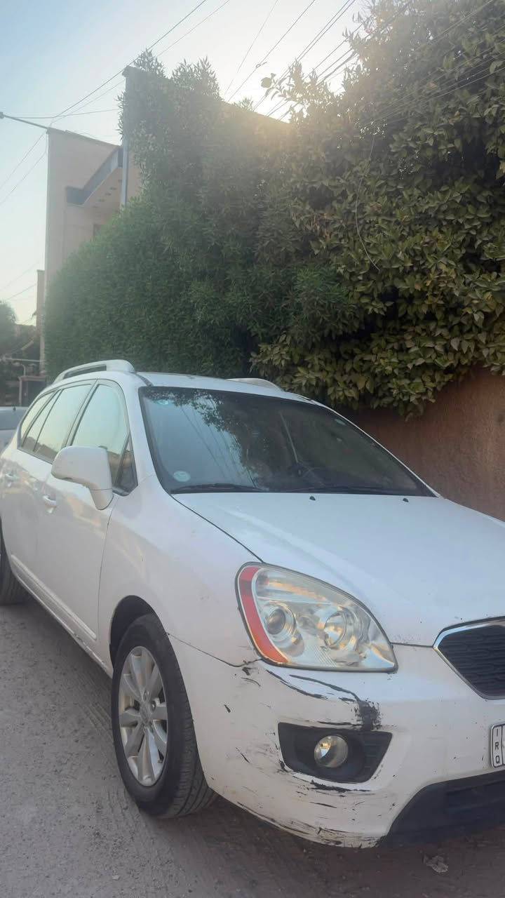 للبيع كيا كارينز 2012
**Kia Carens 2012** سيارة عائلية واسعة، مريحة وعملية، مناسبة للعائلة والاستخدام اليومي والسفر.

🔹 محرك 2000 اربعه سلندر
🔹ماشيه 161,197
🔹 دفع أمامي
🔹 تحكم بالستيرن
🔹 Bluetooth واتصال هاتف
🔹 تكييف
🔹 داخلية بيج
🔹 مقصورة واسعة ومريحة
🔹 مساحة تحميل ممتازة
🔹 قطع غيار متوفرة وصيانتها سهلة
🔹 7 راكب

السيارة جاهزة للاستخدام

💰 السعر: 10,500 دولار

📍 بغداد
📩 للاستفسار
***********
