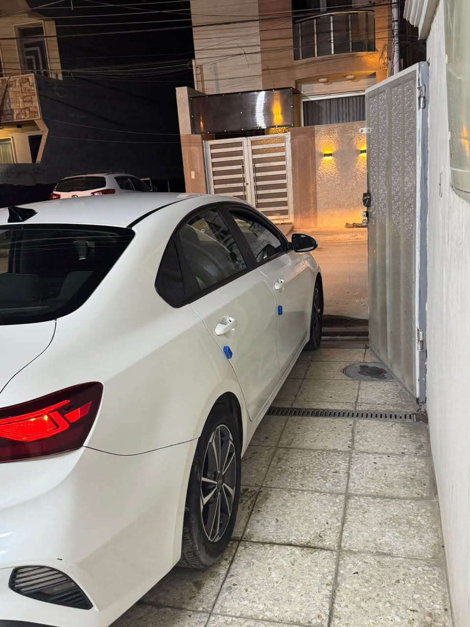 السلام عليكم
للبيع
فورتي 2022
Lxs
محرك دوش 2000 
عداد مشي 74000mi
السياره جاهزة بدون نقص 
شاشه حجم كبير تدعم خرائط 
كامره خلفية + كامره رادار اماميه 
ويل كب بلاد 
لايت عدسات 
مود درايف 
مانع انزلاق 
تنبيه خروج من مسار 
فول تحكم ستيرن مع قياده ذاتيه 
شاشه اعطال 
حادث سياره مرفق مع صور 
جاملغ وباب خلفي ايمن صبغ 
وعندك صفحة السايق كله كلير امريكا
عنوان : كاظمية جكوك 
السعر 118$
استفسار : ***********
