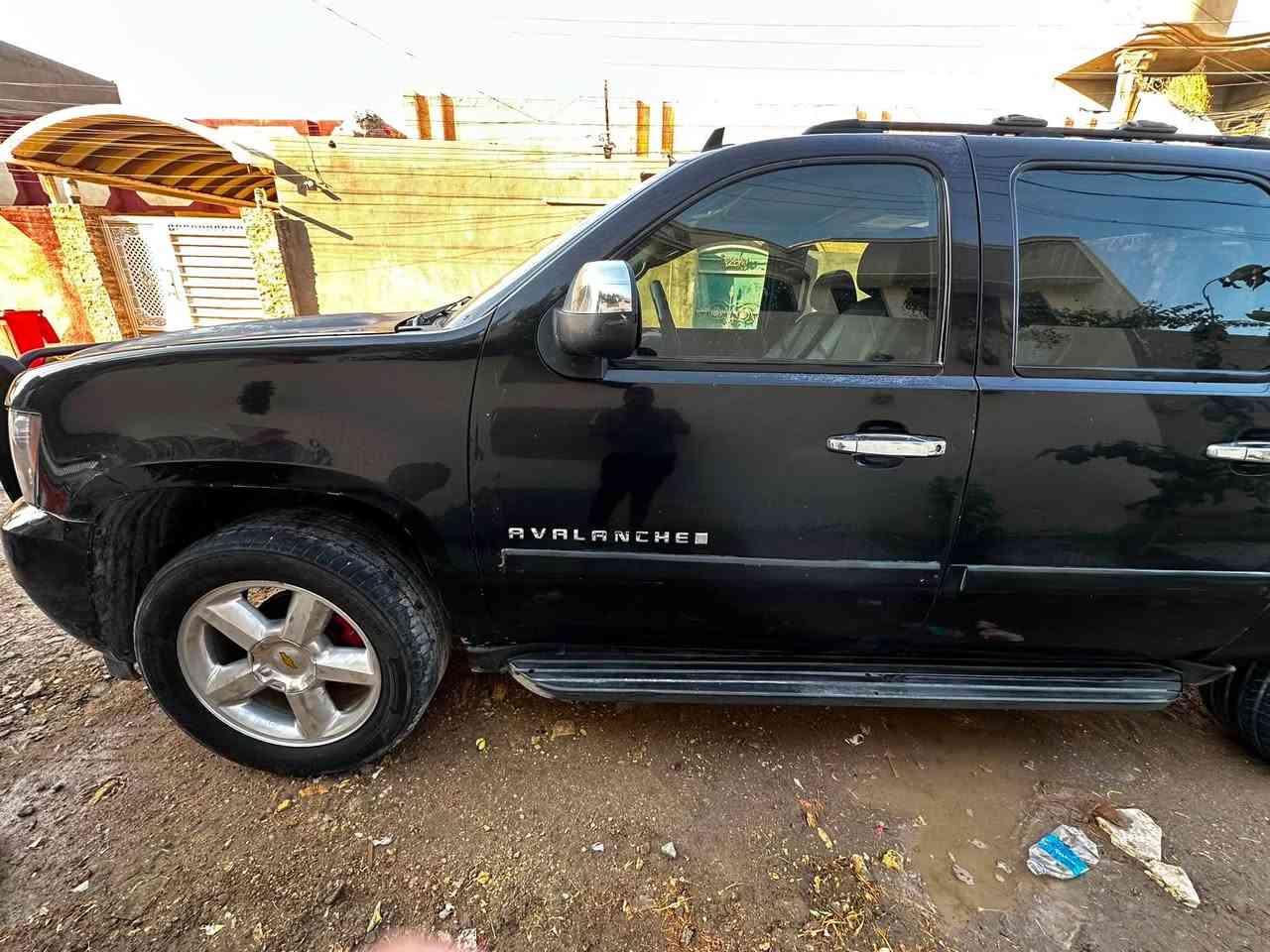 السلام عليكم
تاهو افلانج 2007 ltz  فول مواصفات 
رقم سليمانيه جديد بسمي 
حادثه امريكه بيبان ثنين وبالعراق دور الجوملغ الخلفي صاير بيهن زنجار ومسويهن ويحتاجلهن تعمير جديد ابيعه صبغ حزام 
جاهزه من كل شي كير محرك حداديه تبريد 
مواصفات كامله من كل شي 
مكانه بابل 
السعر 118 بيه مجال بسيط 
***********
