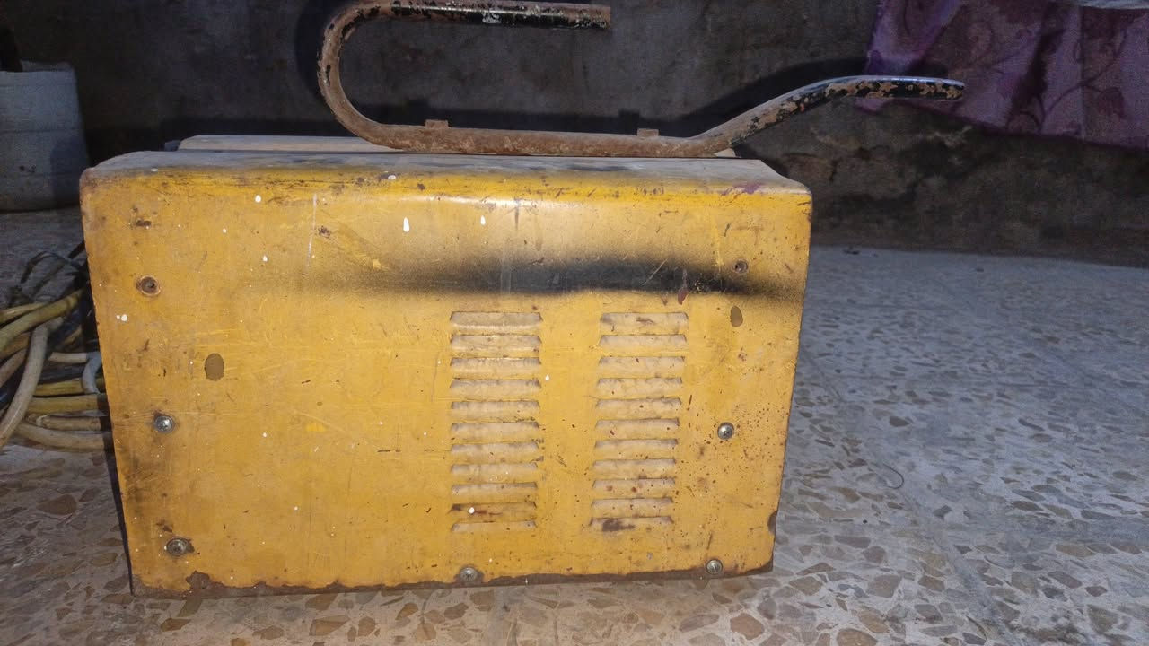 السلام عليكم
مكينه لحيم للبيع انجيكو الأصلي شرط
ملفها نحاس دبل مكاني ديوانيه رقم الهاتف
***********

