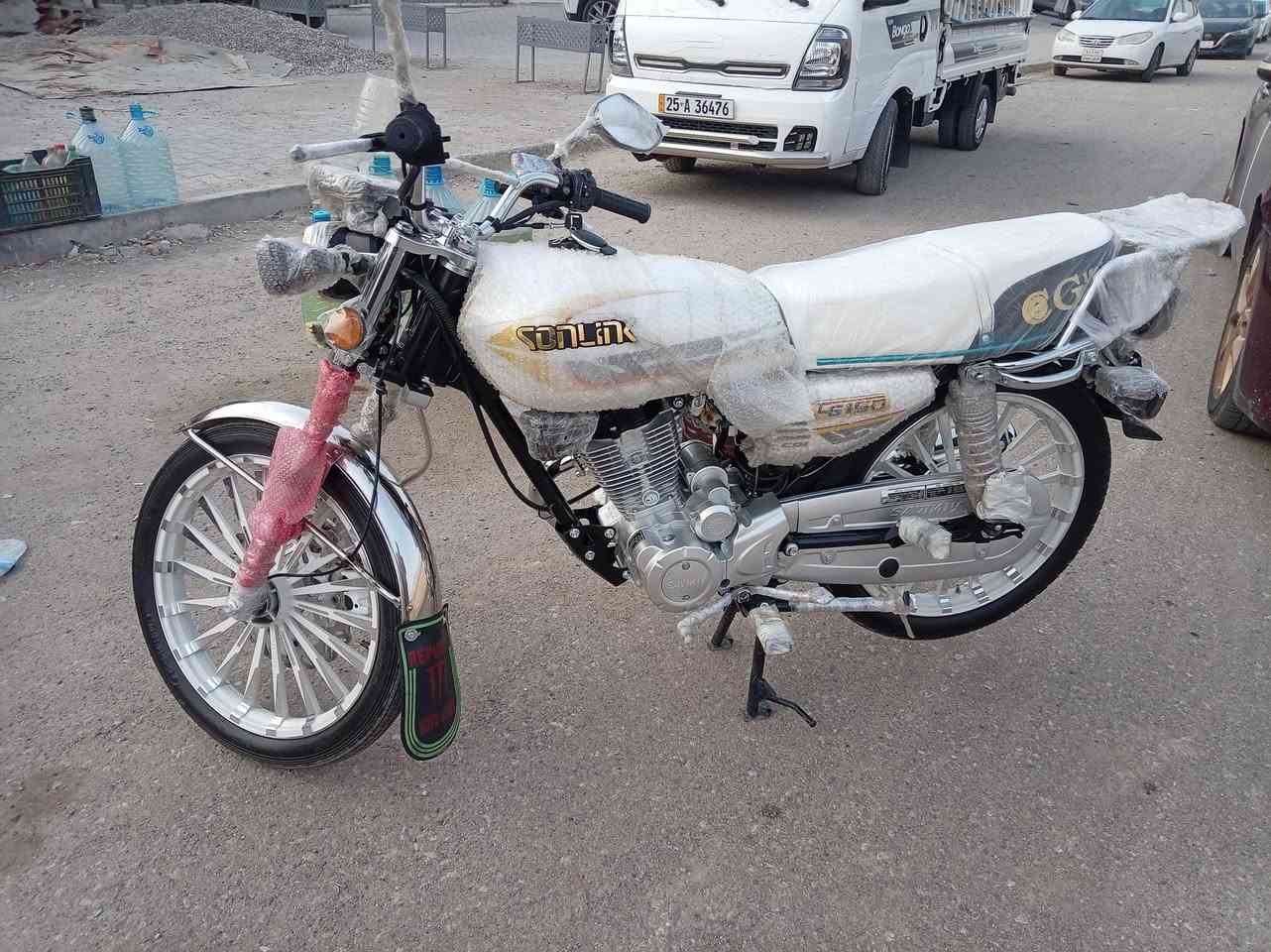 اسلام عليكم موطور سولنك موديل 26 ماشيه 300 كيلو بعدو صفر  سويجات منفيس تشغيل عن بعد صار اسبوع من ماخذه دهن مبدل مره وحده محرك 150 السعر 950 وبيه مجال مكاني الحويجه المضهوريه ***********
