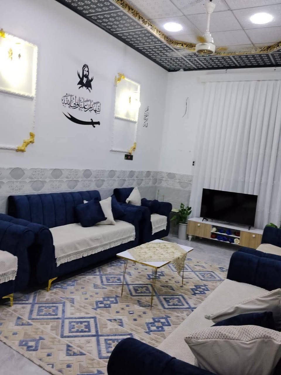 بيت للبيع طابو صرف سند حر 
• 100م - نجف / مجمع بيتي الثاني 
مقابل مجمع الأميرات 
غرفة، صالة، استقبال، مطبخ
صحيات (2) + مكشوفة
صطح شتايكر 
جميع الخدمات متوفرة
:(بيع مستعجل سعر  63 مناسب خاص )
***********
