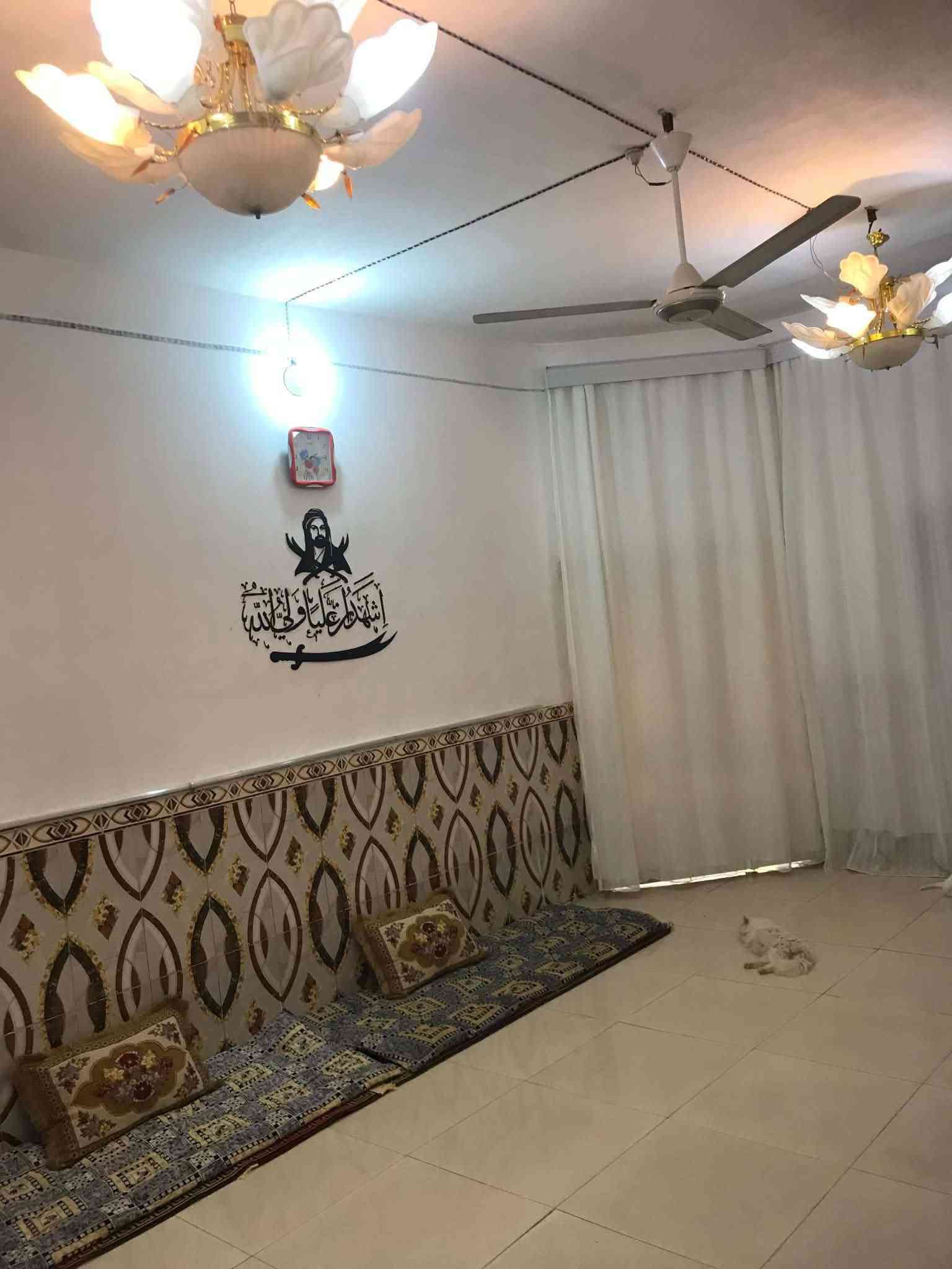 الدار للبيع خلف حسينية السجاد  المعاره المساحه 200البيت جاهز مابي اي نقص البناء طابوك وبلوك السقف عكاده يحتوي على غرفه واحده السعر 60بي مجال. الاستفسار على الرقم ***********
