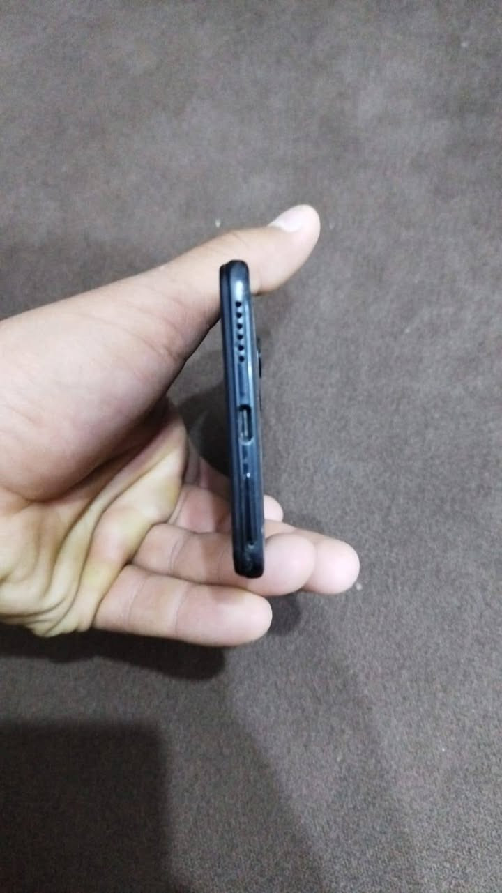 سلام عليكم عندي موبايل Xiaomi 11 Lite 5G NE كلشي ما بي كله ع بلادي مراوس الرقم ***********
