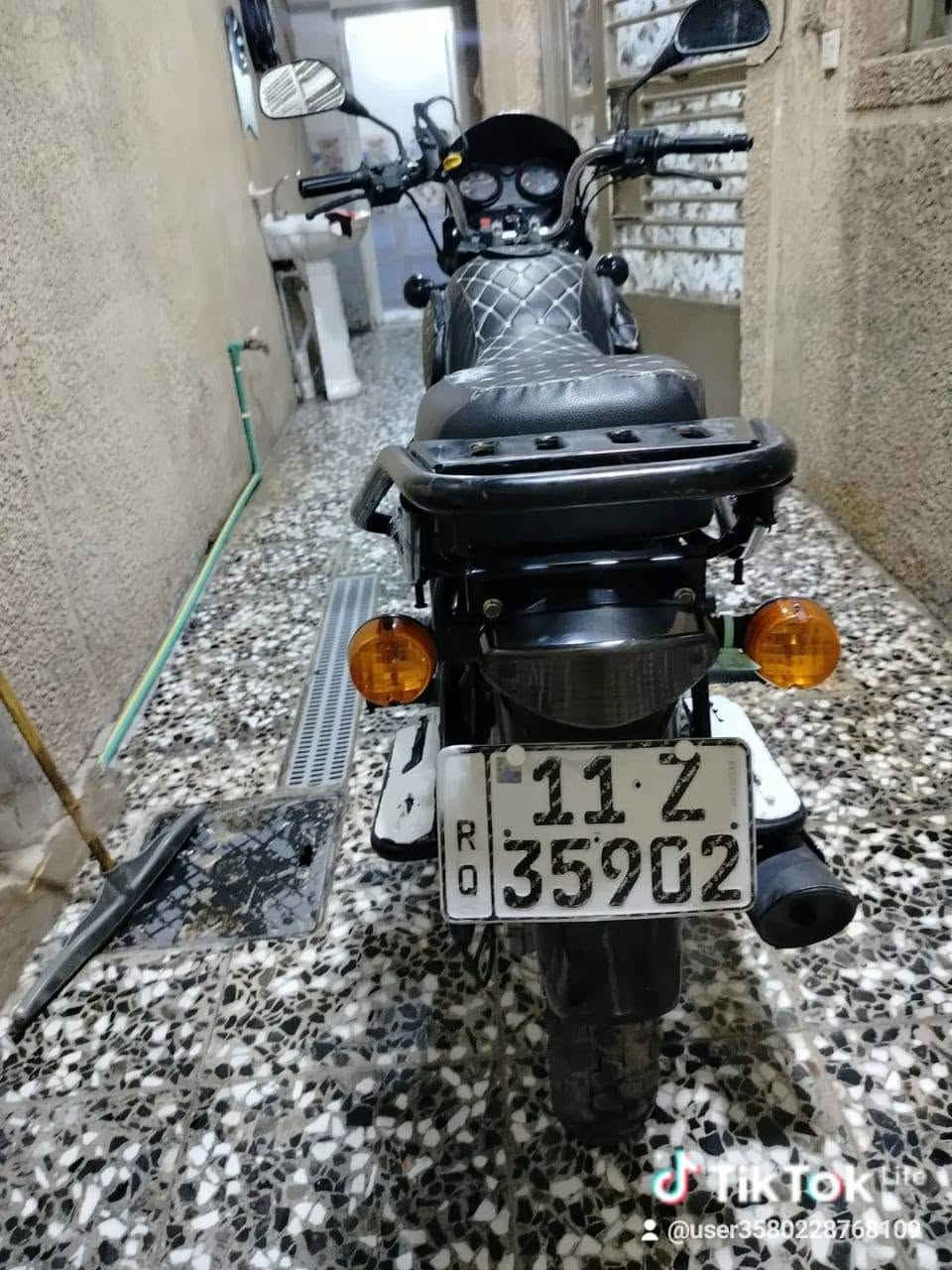 بوكسر جبلي الون اسود دراجه نضيفه ما مشتغل بيها من البيت للدوام نفس المنطقه ريدها 2650بها مجال رقم بغداد تحويل ثاني يوم العنوان بغداد الشعله مراسله واتساب ***********

نص مكتوب في الصور:
- TikTok Lite
- @user8580228768109
- TikTok Lite @user3580228768109
- @user3580228768109
- @user3580228768100