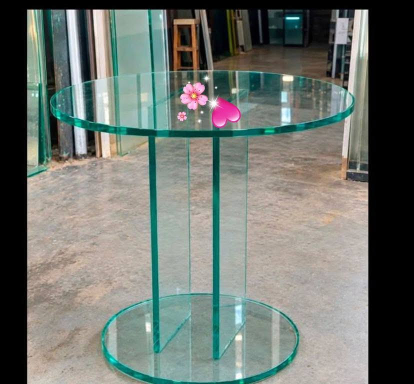 اعمال زجاجيه متنوعه وتصاميم مختلفة........*********** ...واتساب

نص مكتوب في الصور:
- ALUMINUM