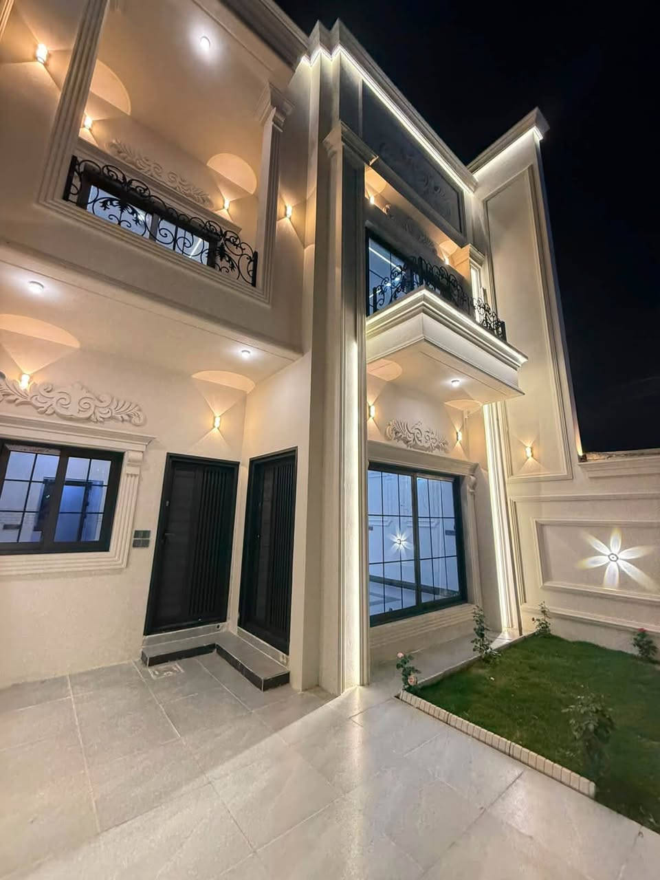 🏠دار صفر بناء حديث
   موقع مميز للبيع
~~~~~~~~~~~
البيت فول فول✔️
نظام دكت سقف مغربي✔️
دبل جام المنيوم✔️
~~~~~~~~~~~
طابو ملك صرف✏️📋
~~~~~~~~~~~
📐المساحه:150 
📐الواجهة :-7.5

~~~~~~~~~~~
📍الموقع : حي المعلمين مقابل جامع الفتح 

~~~~~~~~~~~
💸السعر :علق تم يوصل السعر
~~~~~~~~~~~
يحتوي الطابق الاول على:-
 غرفتين نوم + استقبال + هول + مطبخ حار بارد + الترك + كراج + حديقة 
~~~~~~~~~~~
يحتوي الطابق الثاني على:-
هول +صحيات + 
غرفتين نوم:
~~~~~~~~~~~
~~~~~~~~~~~
للاستفسار اكثر الاتصال على
***********📱
~~~~~~~~~~~
نستقبل جميع العروض 
🏠السكنيه  🏛️التجاريه
مكتب عدن بدايه سايدين عدن مقابل مجمع جوهره
