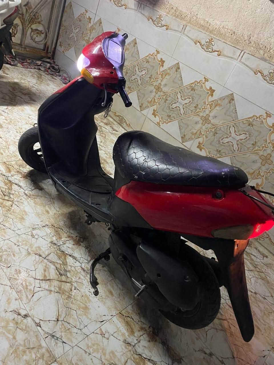 دراجه ذبانه للبيع مجفته مره وحده محركها شلعه ومعدل نضيفه شوف العين شغاله سلف كهربائيات تجي تفحص محركها وشوفه 

مكاني ميسان قلعه صالح 

*********** 

السعر ١٧٥ وببها مجال للشراي
