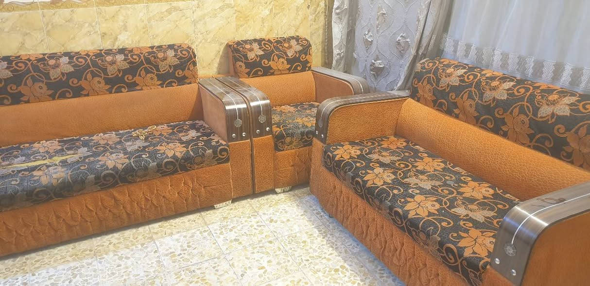 سبع مقاعد • كنب