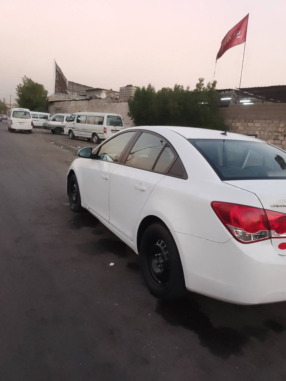سلام عليكم سياره شوفر ليت كروز موديل 12 محرك 1600 خليجي بيه جاملغ ايسر صبغ  فقط. رقم سليمانيه الجديد هزه جديدة تحويل ثاني يوم كير  مكينة كفاله سعر 68وبيه مجال  مكاني البياع ***********
