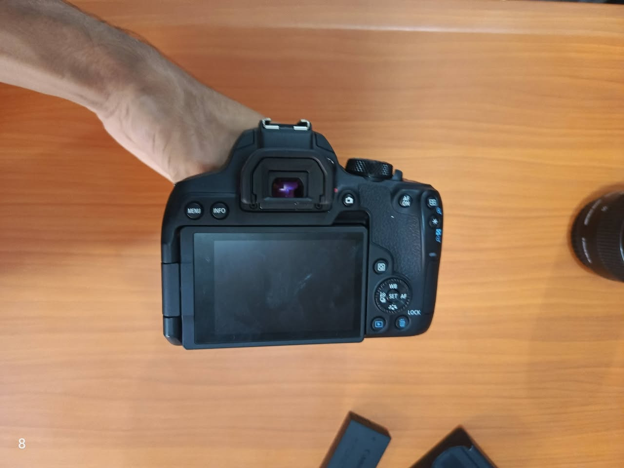 كانون 850D للبيع
٨٥٠ دي
كاملة مستعملة قليل مابيها اي خلل 
تصور 4k 
وياها بطارية وشاحنتها 
عدسة 50mm f 1.8
عدسة 55-18mm 
استخدام قليل جدا اخت الجديدة
مكاني كربلاء
تواصل واتساب ‏‪***********‬‏ فقط

