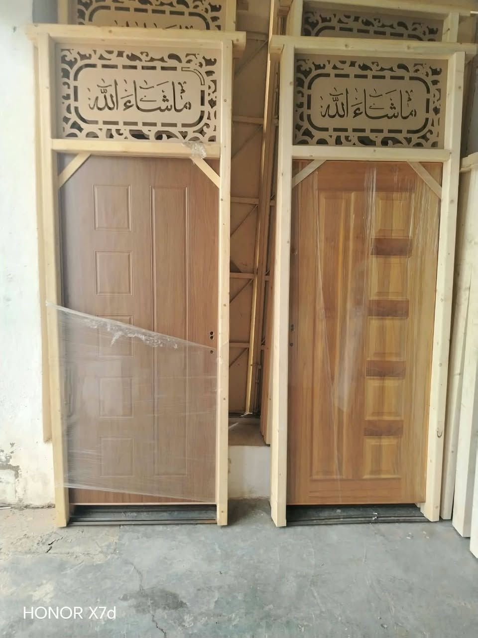 على بركة الله تعالى..
تم نقل محل محمد لبيع الابواب والشبابيك والهوائيات ال P. V. C وكذلك ابواب الخشب 🚪 الى موقعة الجديد
"عمارة انجيكو بداية شارع الجبل "

للأستفسارــ ***********

نص مكتوب في الصور:
- HONOR X7d