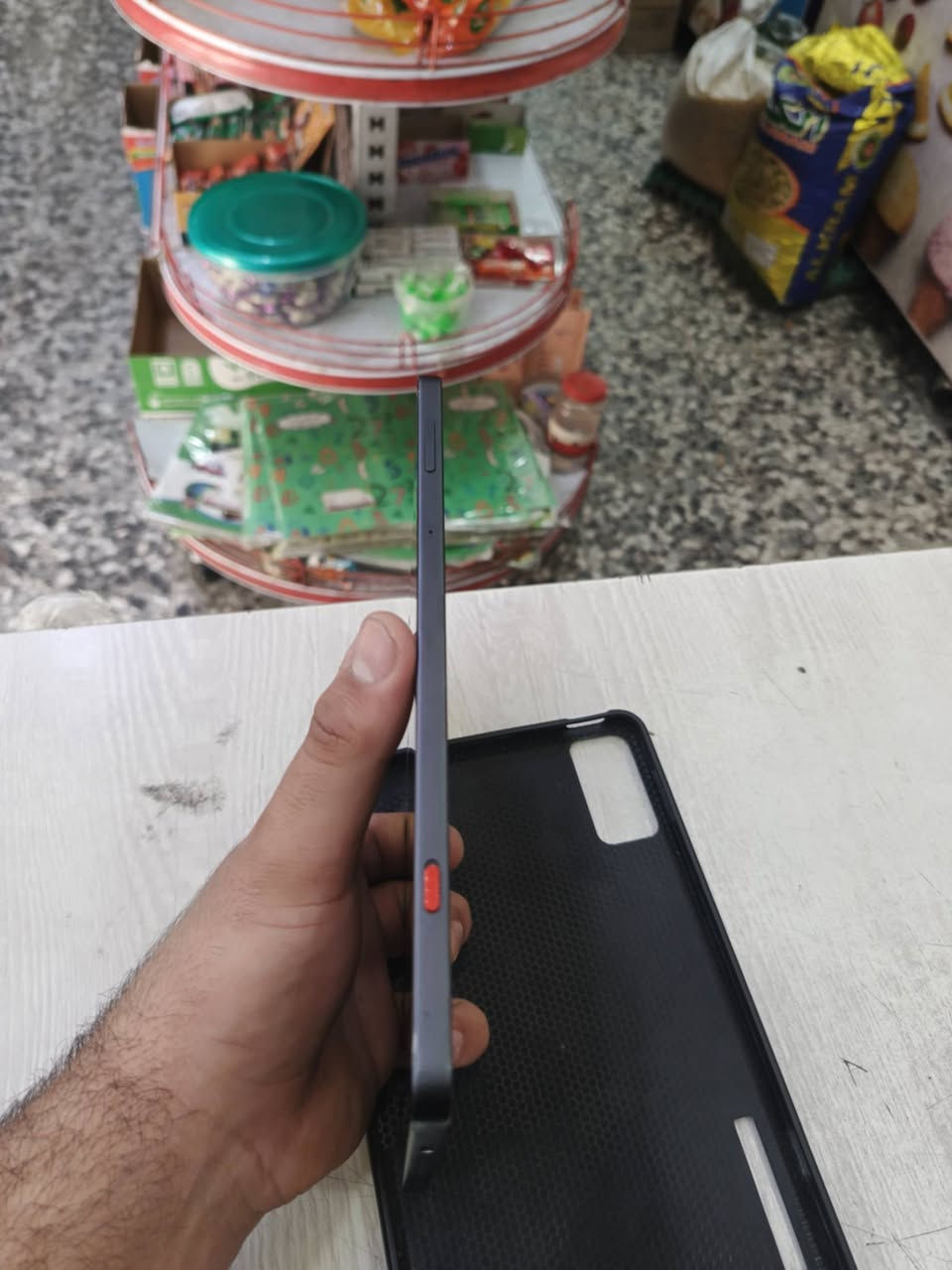 ايباد ريدماجك استرا اسود الذاكره 256 حالة البطاريه 94 وعدد الدورات الشحن 346 رايده 800 وبي مجال شي بسيط ومستعجل بل بيعه ***********هاذا الرقم
