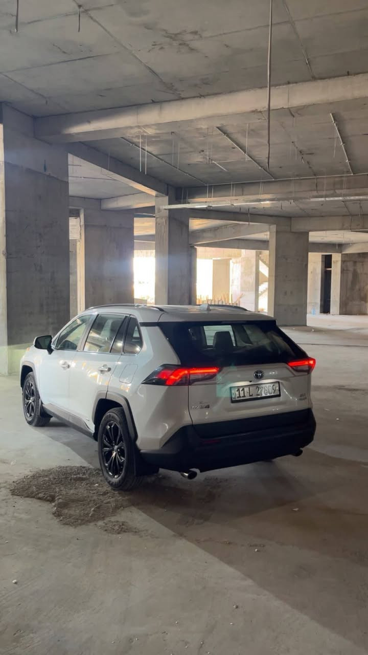 السلام علیکم
سيارة RAV4 هايبرد 2023

محرك 2500

لون أبيض صدفي (شذره)

وارد كندي

فئه XLE بريميوم

كشنات جلد + فتحه

تدفئه كشنات + مقود

ماشيه 56 الف ميل

حداديه امامي + خلفي ممتازه

رقم بغداد - بأسمي

صور الحادث والسونار بالنشر

عليها ادامه كامله للمحرك

سيارة جاهزه ونضيفه جدا

مقدمة الشاصي جهة اليسار بيها سحب وتعديل اثر الضربه جهة اليمين فقط سحب ومكعدين البراكيت

والسونار واضح كدامكم كلشي مذكور

المكان بغداد

اتصال + واتساب

***********
