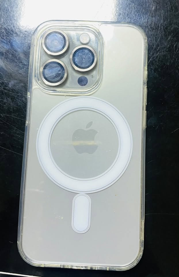 ايفون للبيع 15pro
نظيف بطارية بس بيه نقطة هاي سوده صغيره ما واضحه
سعره 650 مكاني بغداد الدورة

***********
