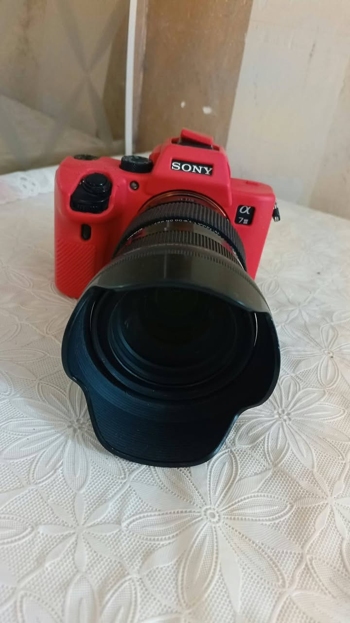 سوني A7III • عدسة 28/70 • فتحة 2.8 ثابتة