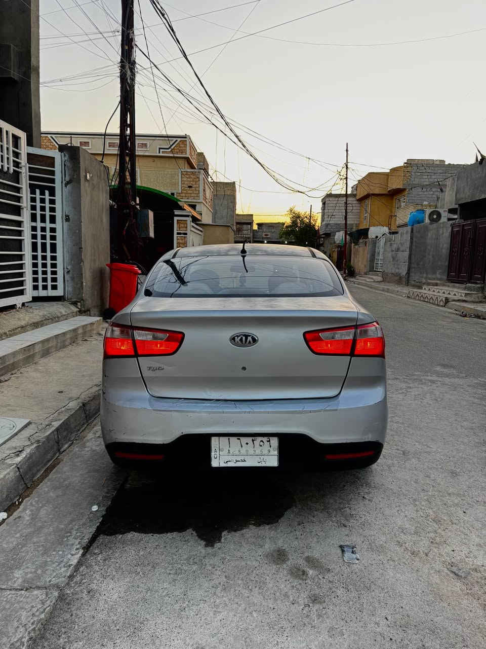 كيا ريو 13 خليجي السونار موضح بيها كلشي 
بيها خدوش فقط ورش كلير فقططططط لا غييير 
رقم مشروع وطني بابل تحويل ثاني يوم 
تحكم ستيرن ومري وجامات وبصمه دخول 
محرك 1600 دوش 
تبريد شغال وثلج 

سياره كاهزه للتواصل 
***********
فقط واتساب المحمودية, بابل
