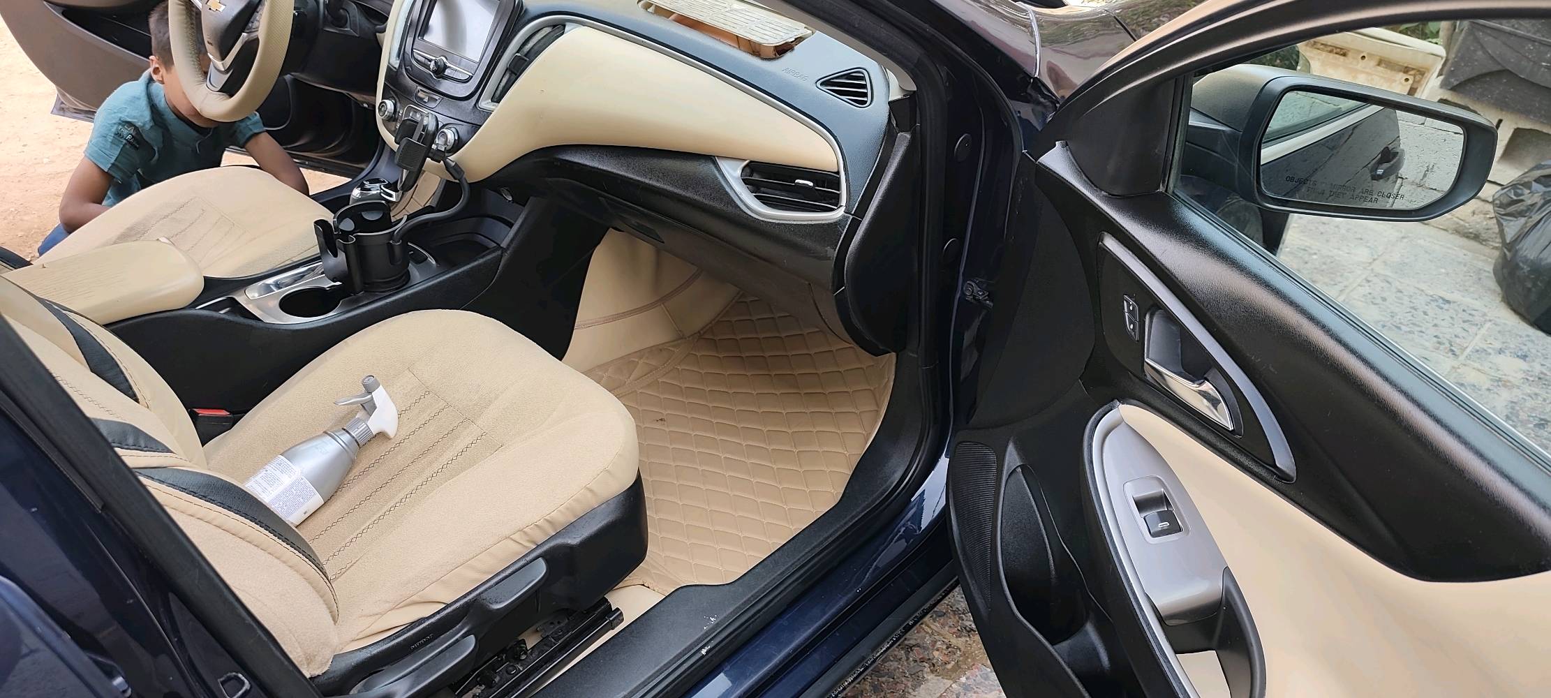تفاصيل السياره LT 2018 مرغوبه 1500 تيربو حادثه بامريكا فقط دعاميه بالعراق جاملغ الايمن الامامي والسياره ابيعها على شوف العين يعني ما ابيع على الصور اللي يريد يشتري يشوفها ويقنع ابيعه والسياره باسمنه رقم الماني نجف فول مواصفات عدا الفتحه تحكم ستيرن جهتين بعد مواصفات الماليبو الناس تعرفهم اي واحد يطب على اليوتيوب يطب شو وين يعرف مواصفاتها لان مواصفاتها كلش هواي خمس بصمات السياره اربعه بيبان وبصمه تشغيل وبصمه الجنطه الجام كله اوتو شاشه اعطال سياره بلاد كار بلاي يعني تربط موبايل نفسيته يصير بالشاشه تصفح فيس تيك توك حسب البرامج اللي هو يختارهن يظهرن بالشاشه  والسعر 88 وبيه مجال ***********
