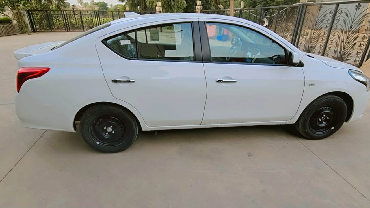 نيسان صني • هندي • ١٠٠٠٠