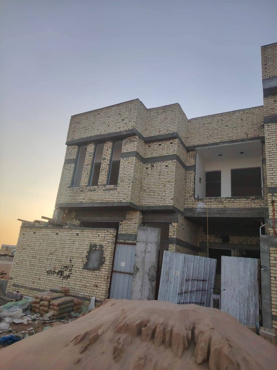 سلام عليكم نجارينه حدادينه احنه جماعته الصب *********** اليدوي عدنه كادر عمال نشتقل جميع القياسات الي عنده تصليطه صطح صبت نظافه رباطات بيتونه ناخذ قياس الصب ونترك السيراميك تنضيف حدل تقطيع جوينات احنه بل خدمه ***********
