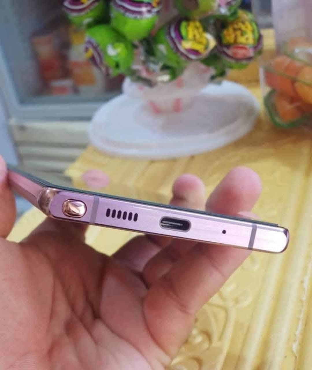 Galaxy Note20 5G
سامسونك نوت20 جهاز نضيف جديد مامفتوح ضمان دبل خط
ذاكره ٢٥٦رام ١٢ غراضه كامله سعر ٢٢٥
***********
