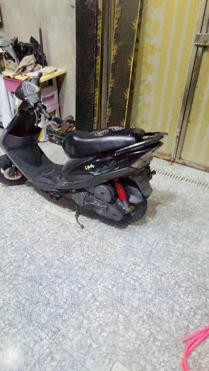 ماكس عدله بلاديه من طول لطول كلشي بلادي بلدراجه ماناقصه شي شرط الشلعه والمعدل مكينه ناعمه وحلوه مبدل صلانصه بس لين صالنصه القديمه طكت وموجوده اي ستفسار خلص وهاذ رقمي*********** مكاني بصره تنومه
