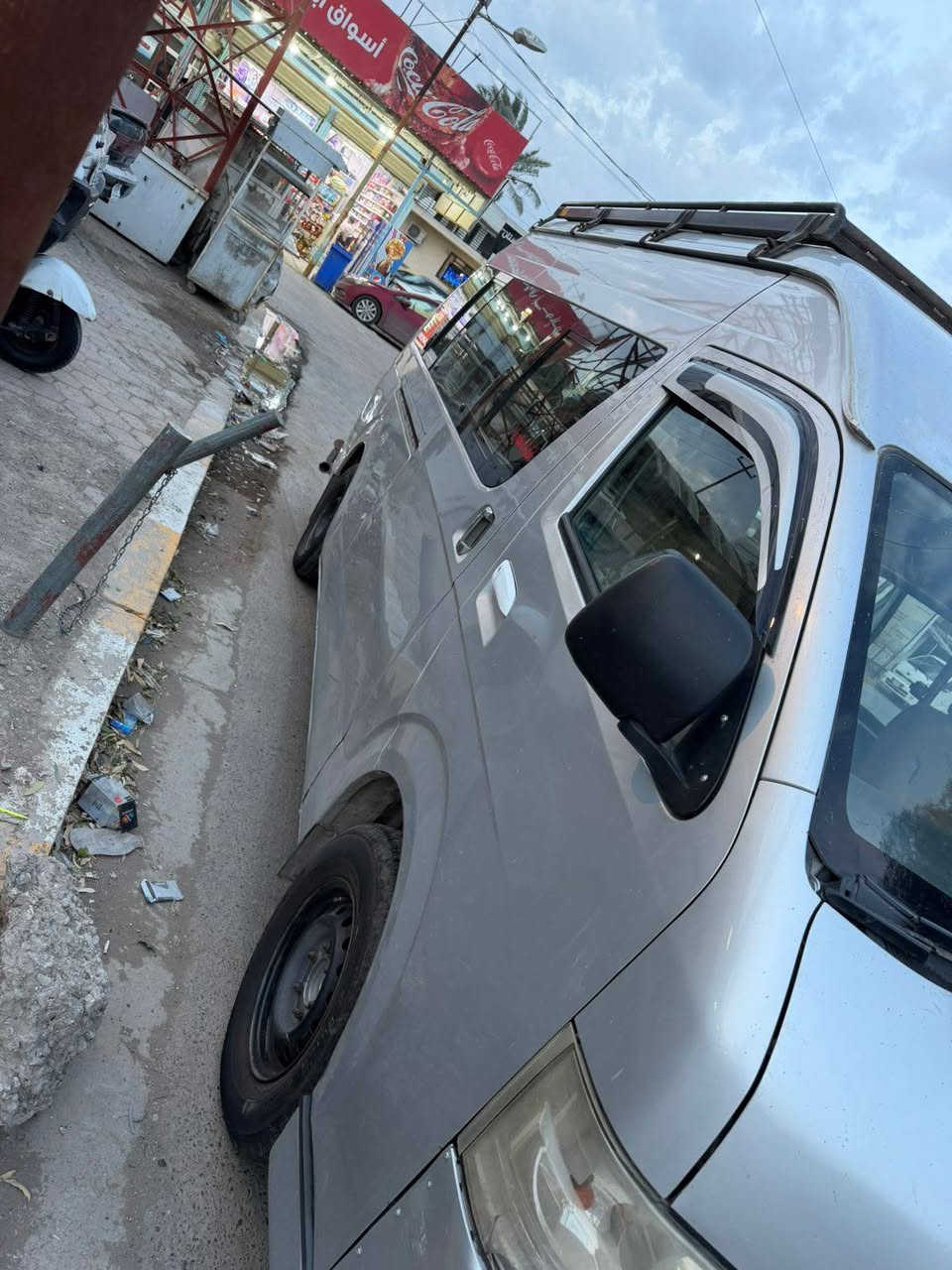 سلام عليكم جنبي H2 موديل ٢٠١٢ كير مكينه مكفول بيها طخه ب صفحه طويله يساره كامله باب. كهرباء منظومه مال. غاز سعر  ١١٠  مكان بغدادالشعب
‏ ‭***********
