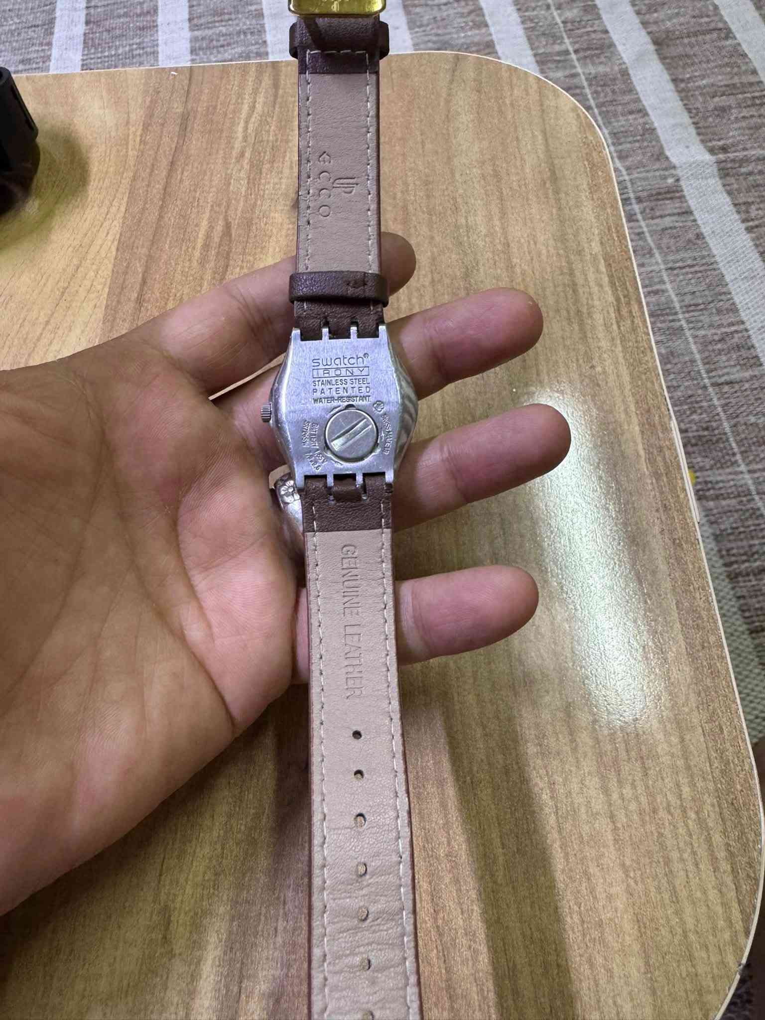 مجموعة ساعات • للبيع