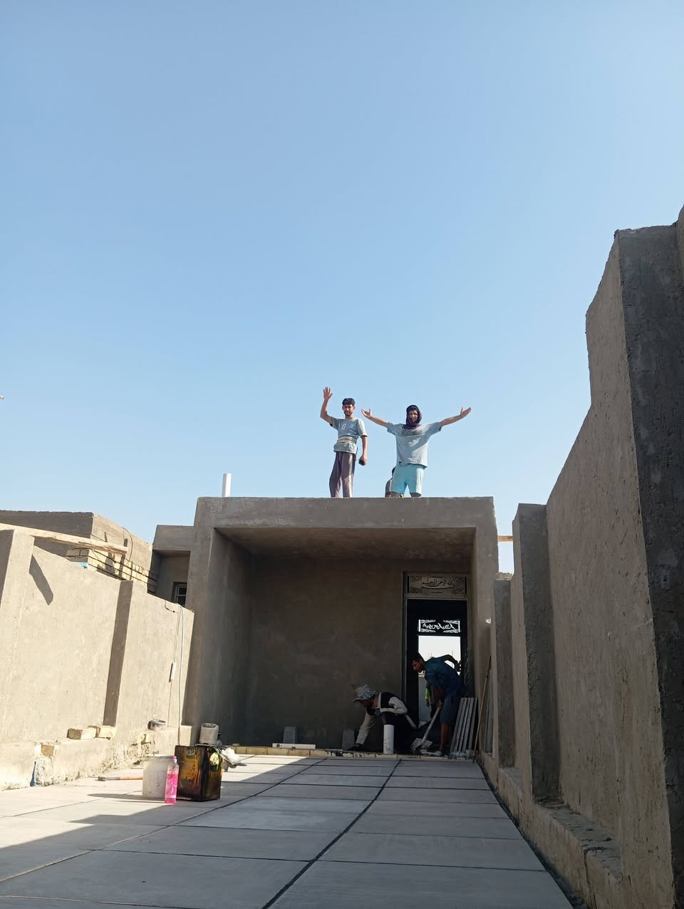 يالله سلام عليكم كادر متخصص لتطبيك الاشتايكر والماستك واعاده الصطوح الهالكه نشتغل جميع محافضات العراق الجنوبيه والعاصمه بغداد ومناطقها المساحات الكبيره تنحسب متر والمساحات الصقيره مقطوعه شغل درجه اولى مواد درجه اولى واسعار مناسبه العليك الانتصال اومراسله الصفحه واتساب ***********
