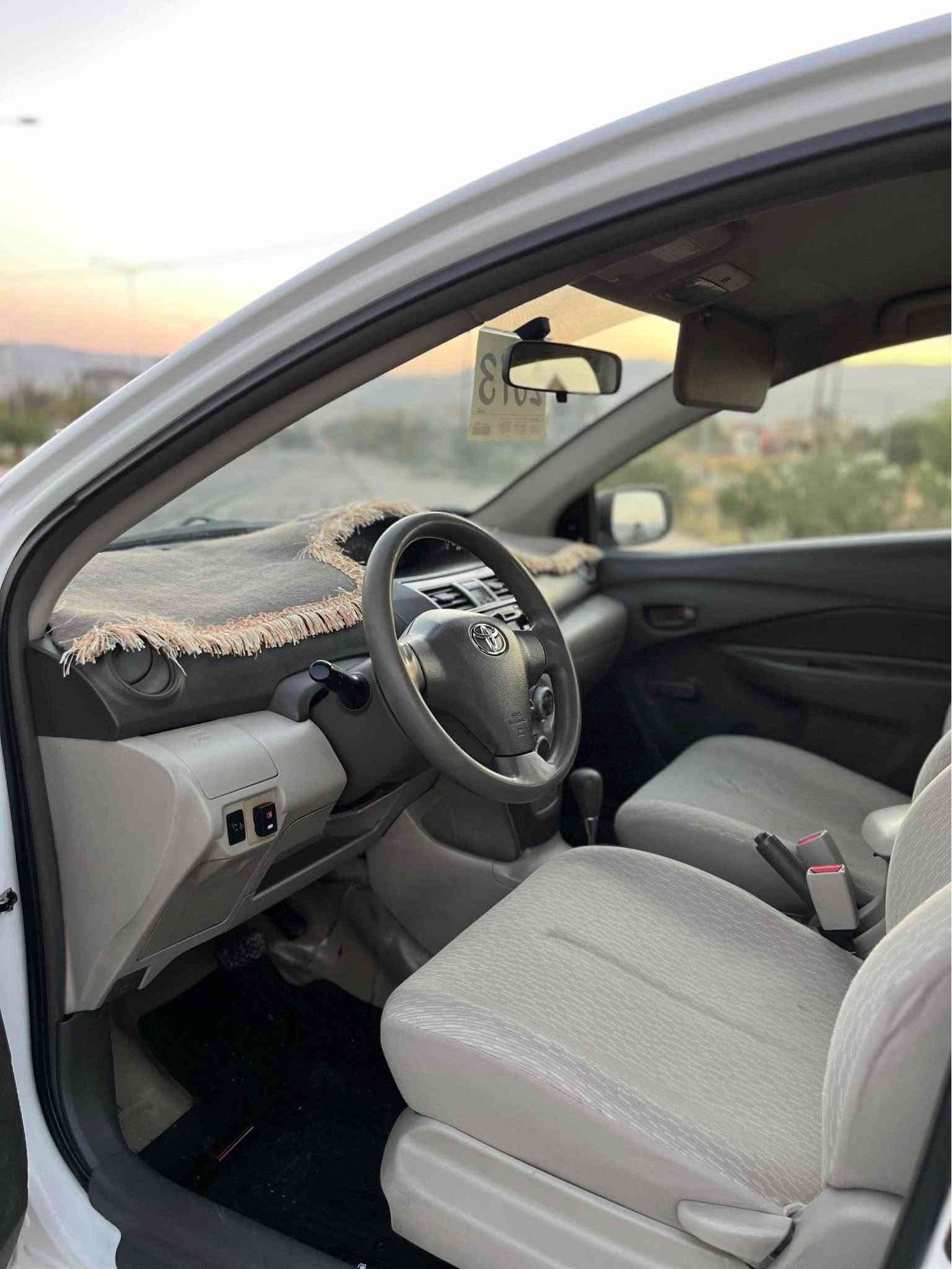 بەناوی خوای گەورە

یارس مۆدێل ٢٠١٣ بێ بۆیاخ 
سەیارەکە هەموو گیانی لەسەردەقی شەریکە ماوەتەوە گێڕ و مەکینەو تەبرید و تەقەو ڕەقەی بەشەرت
دەبڵ گێچ و ئەی بی ئێس مەکینە 2NZ
سەنەوی بەسەر چوە بەناوی خۆمەوەیە بەشەرتی تەحویل و غەرامەو بڕواوەو هەموشتێک
نرخی ٨٤ گەڵاو معالە 
تکایە هەموو شتێکم نوسیوە 
مشتەریت تەلەفون بکە لەخزمەتتام
سەیارەکە لەپیرە مەگرونە
ژمارە موبایل
***********770 196 70 37
ڤایبەر و وەتس ئەپی لەسەرە السليمانية, العراق
