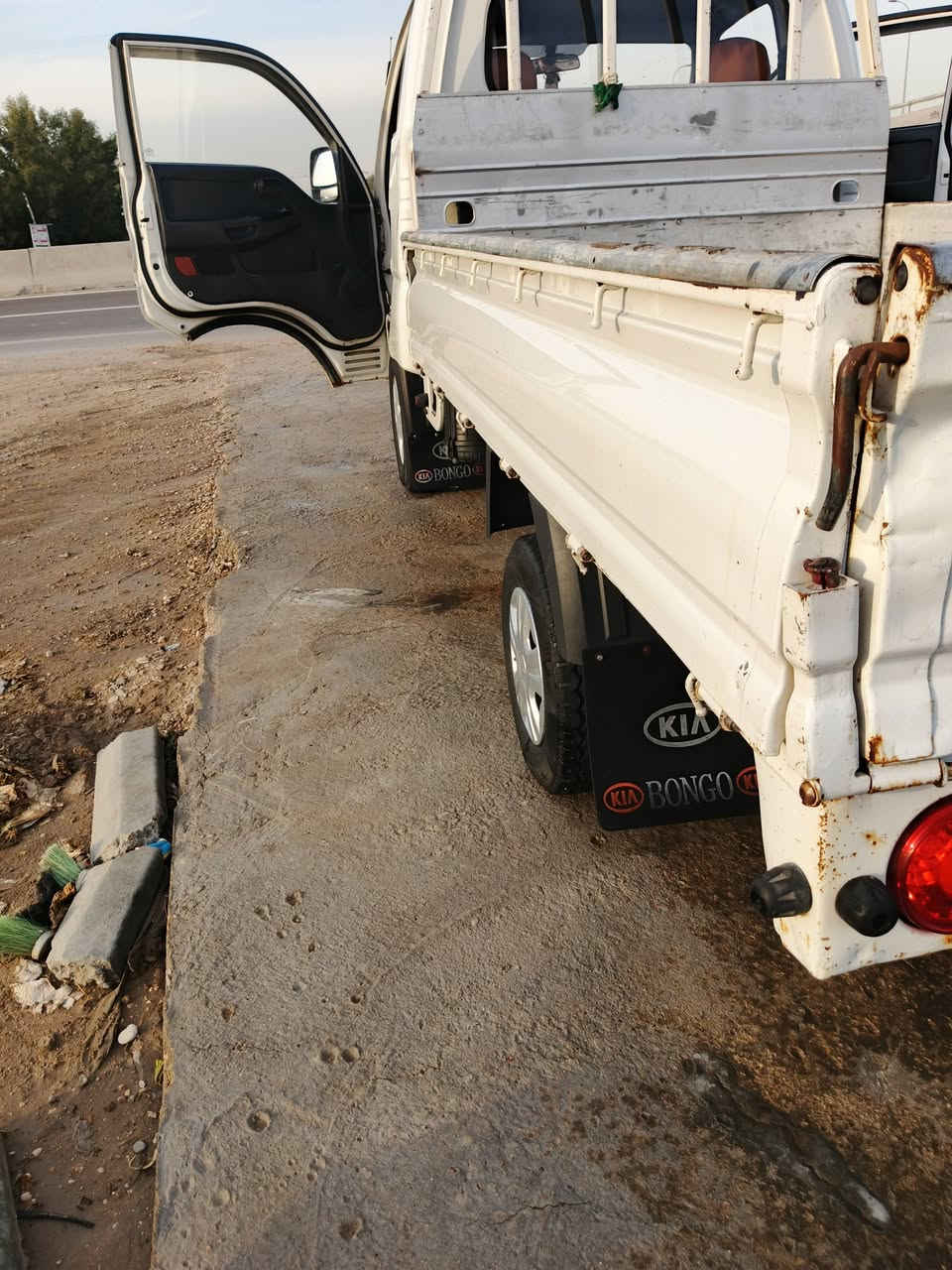 سلام عليكم كيه بنكو للبيع او مراوس افونتيره كون نضيفه موديل 2009/// 2700 كير مكنيه بم اكسل تخم تاير حداديه كله مكفول باقي تفاصيل عل رقم // ***********/***********
