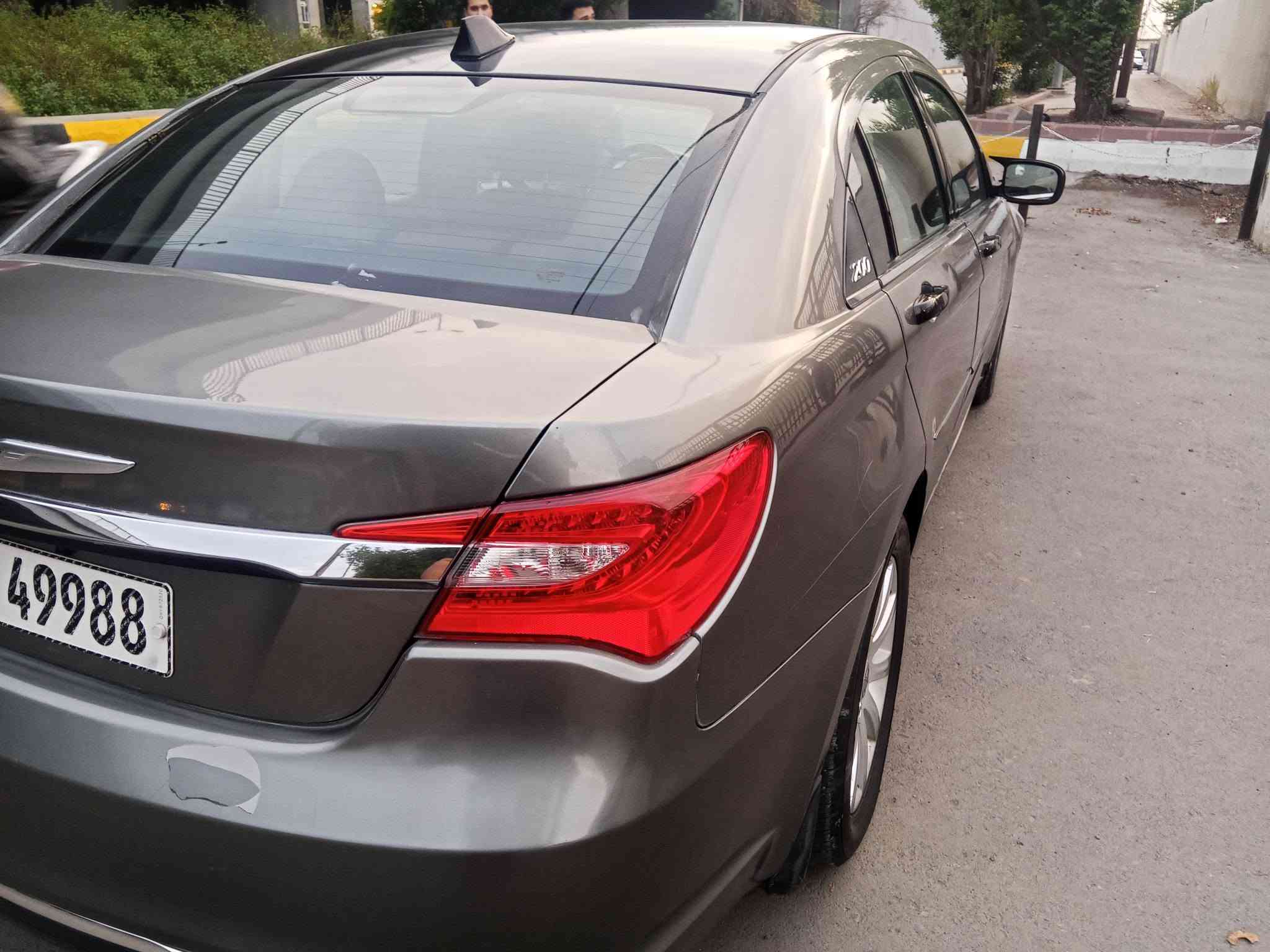 للبيع كرايسلر c200 
2013 وارد امريكي 
حادثها دعاميه اماميه فقط
مكينه 2400 رقم بغداد الجديد 
السياره مكفوله من كلشي كير مكينه 
صدر امامي خلفي تدفئه تبريد كله جديد 
كهربائيات كلها شغاله وباقي المواصفات معروفه 
السياره بيها منضومه غاز 
السياره بيها بنيد وقبط جنطه كلير اثر جراد 
وموجوده صورها قبل لا تنرش كلير 
مكان السيارة بغداد الكرخ 
***********
