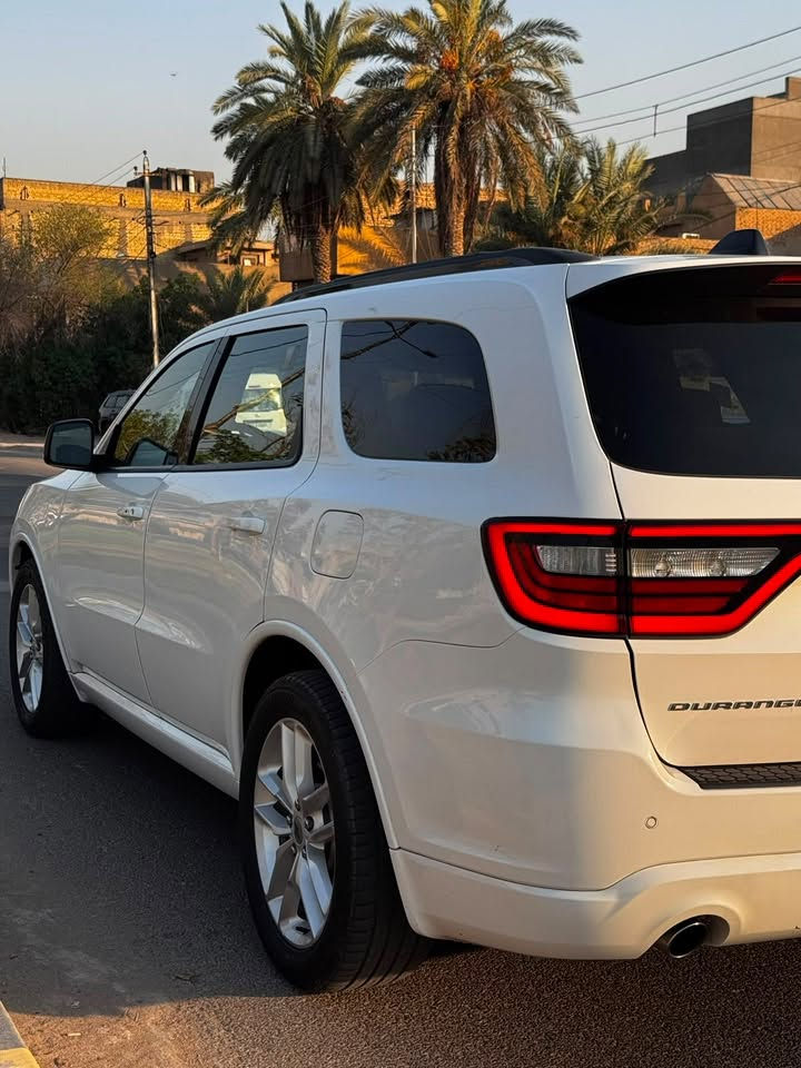 (دودج دورنكو ) 🇺🇸
فول مواصفات 1/1
 GT PLUS 2023 بلاص 

دخول جديد 🚩
حجم المحرك : V6 (3.6L)
اللون: ابيض

السيارة : كفالة عامة( كلين تايتل استيراد خاص )

المواصفات فول 1/1✅

فتحة سقف
تشغيل عن بعد
مقعد السائق خزن 
رادار امامي ( تثبيت مسار مع مانع تصادم )
رادار جانبي ( نقطة عمياء )
ماسحات تشتغل اوتوماتيك مع المطر
تبريد خلفي مركزي 
سيبايه سقف مع عبارات 
مانع تصادم خلفي 
كامرة خلفية دواره
كشنات تدفئةوتبريد
ويل كب حجم 20 كروم
ستيرن رياضي على شكل حرف D مع تدفئة 
كشنات تحكم كهرباء 
دشبول وبطاين الابواب كاربون فايبر

شفتات ستيرن
دخول ذكي بصمة ابواب
صندوك كهربائي 
حساسات خلفية 
مراة جانبية هيتر 
وضعيات قيادة سبورت وايكو
شاشة ابل كار بلي واندرويد اوتو 
اوتو ستارت ستوب 
تشغيل عن بعد 
لايتات زينون وكالة
بلوجكتر زينون
بصمة ابواب 
تبريد 3 قطع مركزي
فتحات كزوز مزدوجة

***********
متواجد وتساب فقط
السعر 360$
