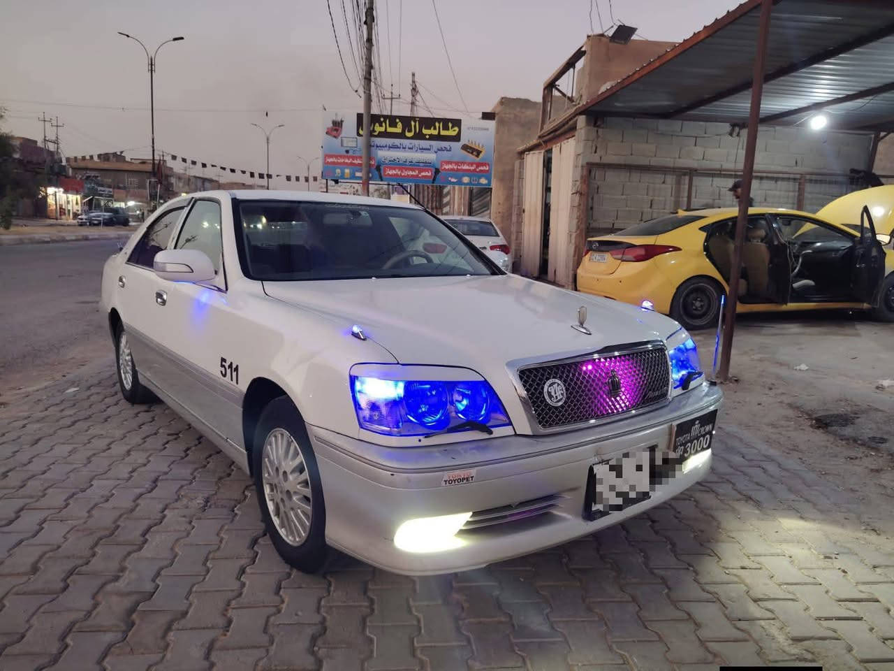 ملكه توام انجليزي طبق الاصل والسعر 33 المكان نجف شراي خابرني ***********
