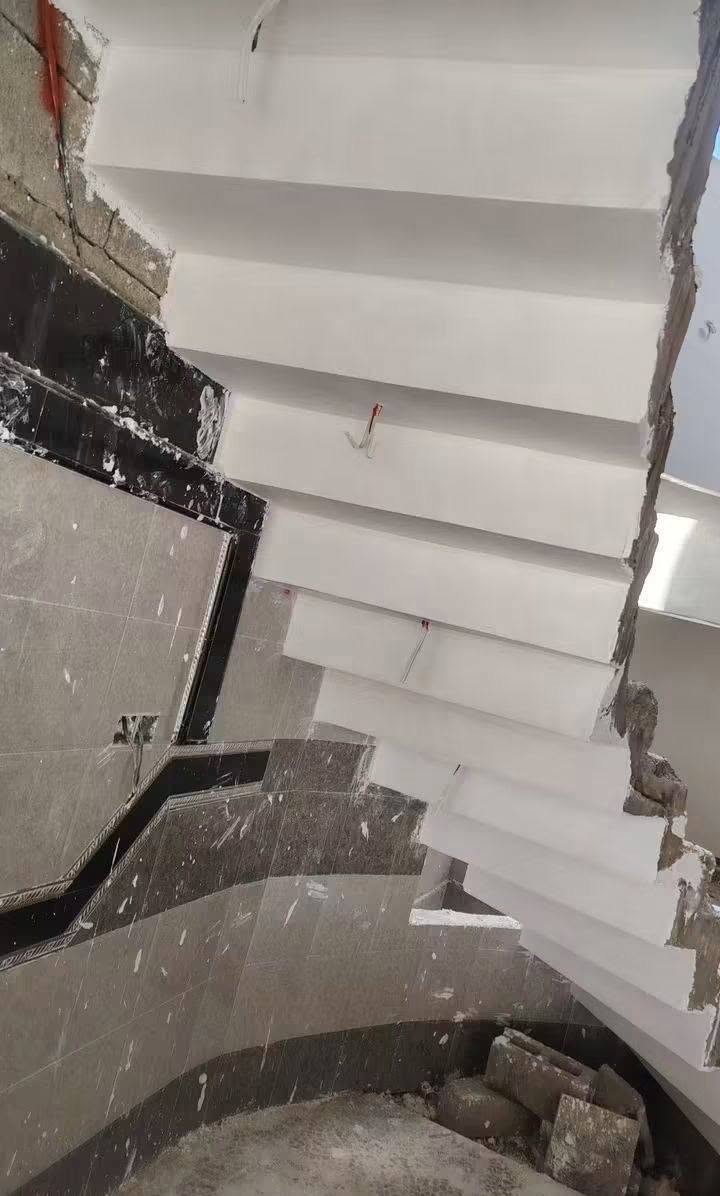 عملنا بياض شقل درجه والى شرط ستلام مهندس مكان ناصريه فقط0784066927
