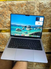 ماك بوك برو M3 • شاشة Retina XDR 14انج • 512جيجا