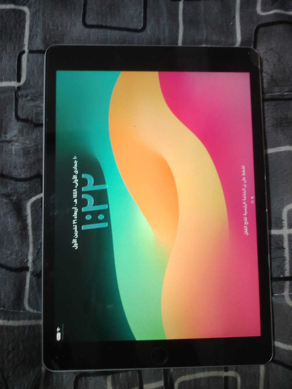 آيباد الجيل التاسع • ٦٤ غ ب • بطارية ٨٩٪