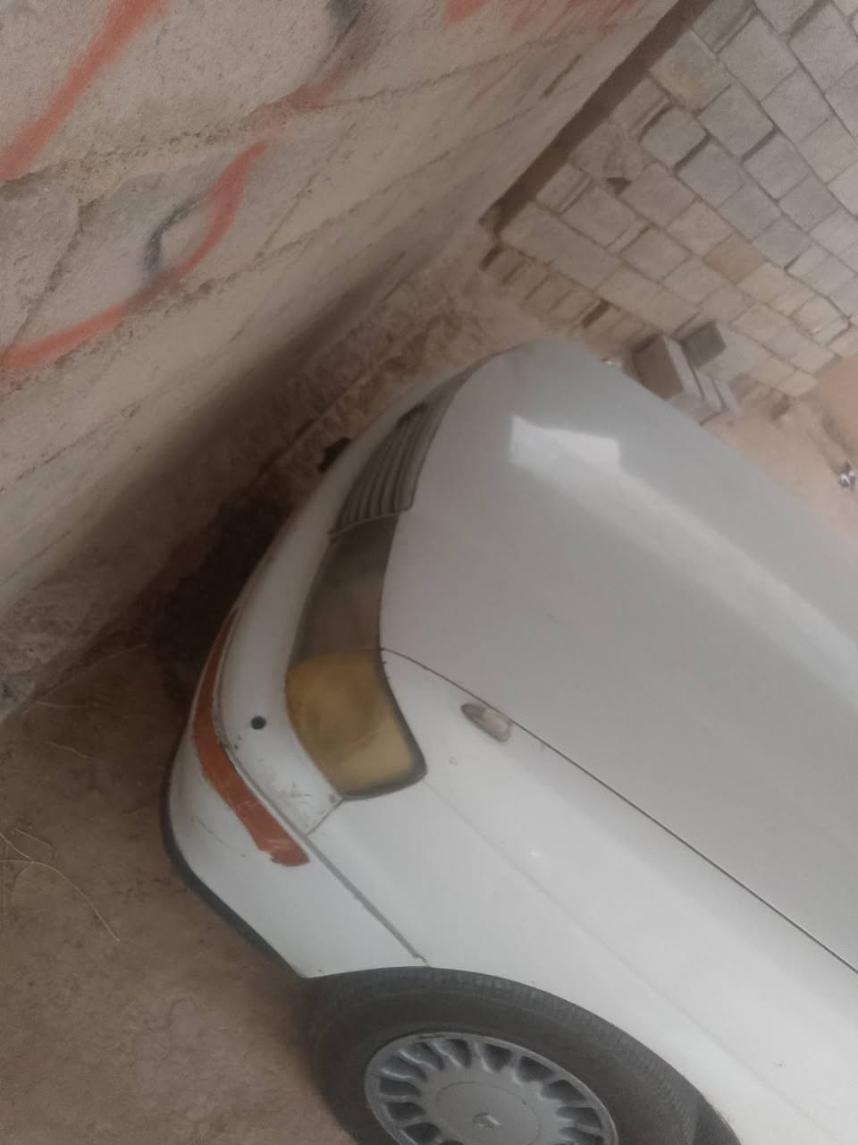 سلام وعليكم بطه البيع سياره بلاديه محرك جديد الا صرف والا تبخير تخم تاير باتري جديد تبريد شقال السياره حلوه مال جناي السياره بيه وكاله عامه راعيه متوفي وأخو عنده وكاله السنويه صاره سنه من صاقطه كير جديد السعر 36 وبيه مجال مكان السياره ديالى المقدادية *********** الشراي ينتصل رقم ديالى السياره الا صبق الا ضربه
