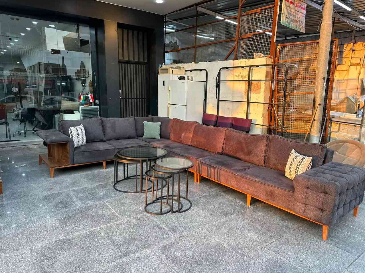 كورنار من ماركه ( مودا سوفا )  نسبت النضافه 100‎%‎
مواصفات التخم 
1- الاسفنج فول سوفت طبي
2-كوشات الضهر متحركه فول بولستر 
3-الهيكل والارجل بالكامل خشب 🪵 زان  الاصلي 
4-بموديل حديث وبي مكتبه جانبي  + جانب موديل جستر  
5-وبي قطعه متحركه جوكر تناسب جميع الاماكن 

العنوان اربيل هفلان شارع 20 للمستعمل  ( معرض الياقوت ) 
للحجز والاستفسار تواصل واتس اب 
***********
***********
