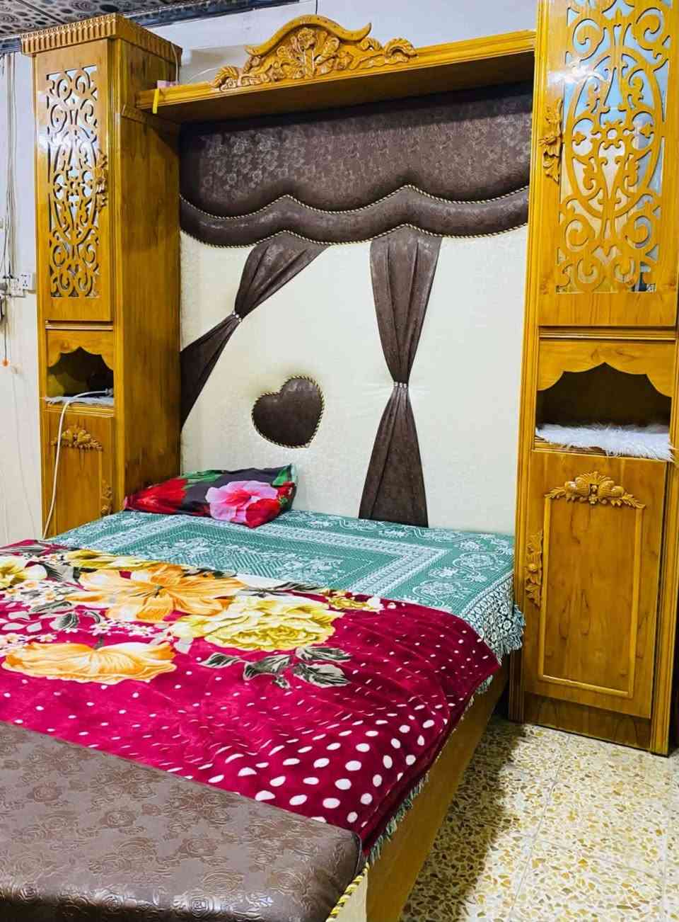السلام عليكم غرفه استعمال قليل فصال  ابراج قنصور خمسه باب.  خشب عراقي ثقيل فصال حسب الطلب السعر 900,000 عنوان موصل تل الرمان قرب مدرسه خلدون الاستفسار والرقم خاص
