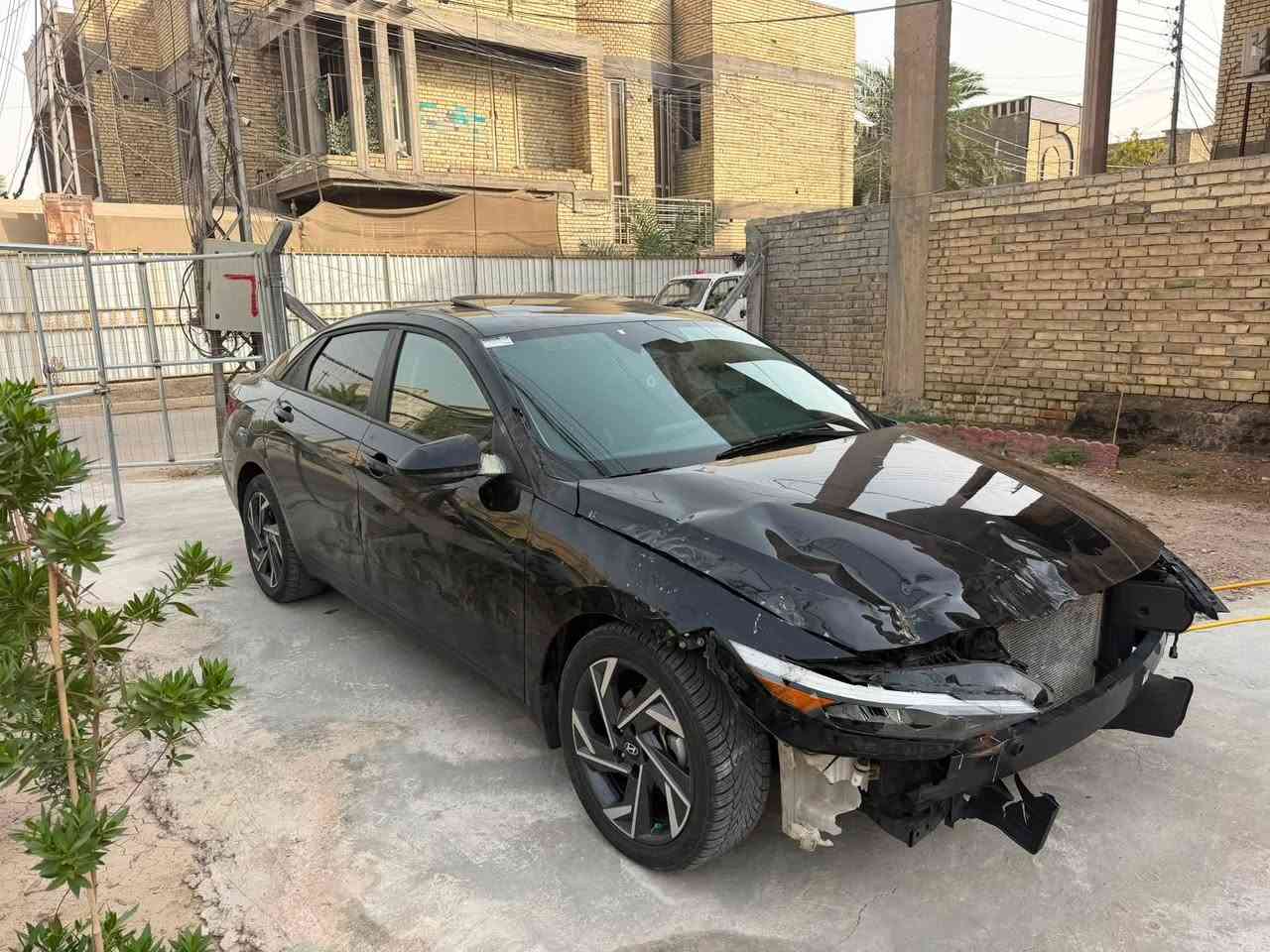 النترا 2025 دخول جديد محرك 2000 دوش منفيست بأسمي فول مواصفات ((بدون ايرباك)) مواصفاتها (بصمه _ فتحه سقف _ تشغيل عن بعد _ شاشه ديجتال متصله _ تدفئه بالكشنات _ تدفئه بالستيرن _ كاميرا خلفيه دواره _ تبريد منفصل مناخين _ مانع انزلاق _ رادارات _ ويل كب كروم حجم 17 _ شاشه كار بلي _ اضائه داخلي LED متعدده الالوان _ تحديد مسار _ قياده ذاتيه _ وباقي المواصفات المعروفه ) 
(((للبيع فقط على هذا الوضع بدون لوحات)))
السعر  : 119$ 
العنوان : بغداد 
***********
