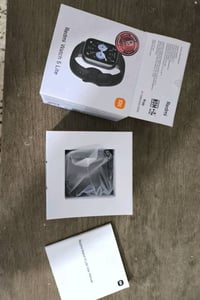 اسم الساعة: Redmi Watch 5 Lite (من شاومي - Xiaomi). نوع الشاشة: شاشة A...
