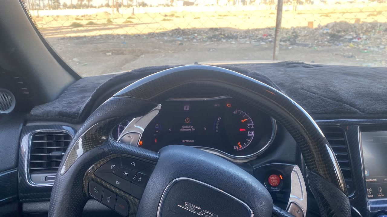 السلام عليكم
البيع جيب 
فول مواصفات بنرامه 
السياره كير طياري. 
حادث جاملغ امامي وبنيد محدث اس ار تي 
باب خلفي رشه صبغ بسيطه التكمه فقط كلير بيها القماره نقطه صبغ او كلير ما بيها 
السياره واحد علا واحد 

السياره تخبل معمرها جديد يعني تخم بلكات جديد نوزلات جدد تخم تايرات جديد ميزانيه جديد 
الرقم *********** 
سعرها لو تفتر السوك كلا ما تلكه هيج سعر ١٤٥ وبيها مجال حك جيتك وتساب متوفر وكل الهلا بل يجي
