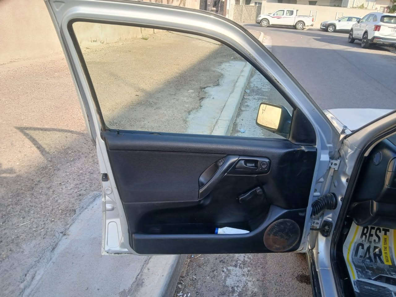 السلام عليكم 
كولف نفخ موديل 1993 كير اوتوماتيك محرك 2000 بلاد تبريد ثلج 🥶 رقم جديد سنويه مشروع وطني سيارة جاهزه بدون نقص واترايها كلش حلو وسعرها 37 ومكانها بغداد / الغدير 
***********
