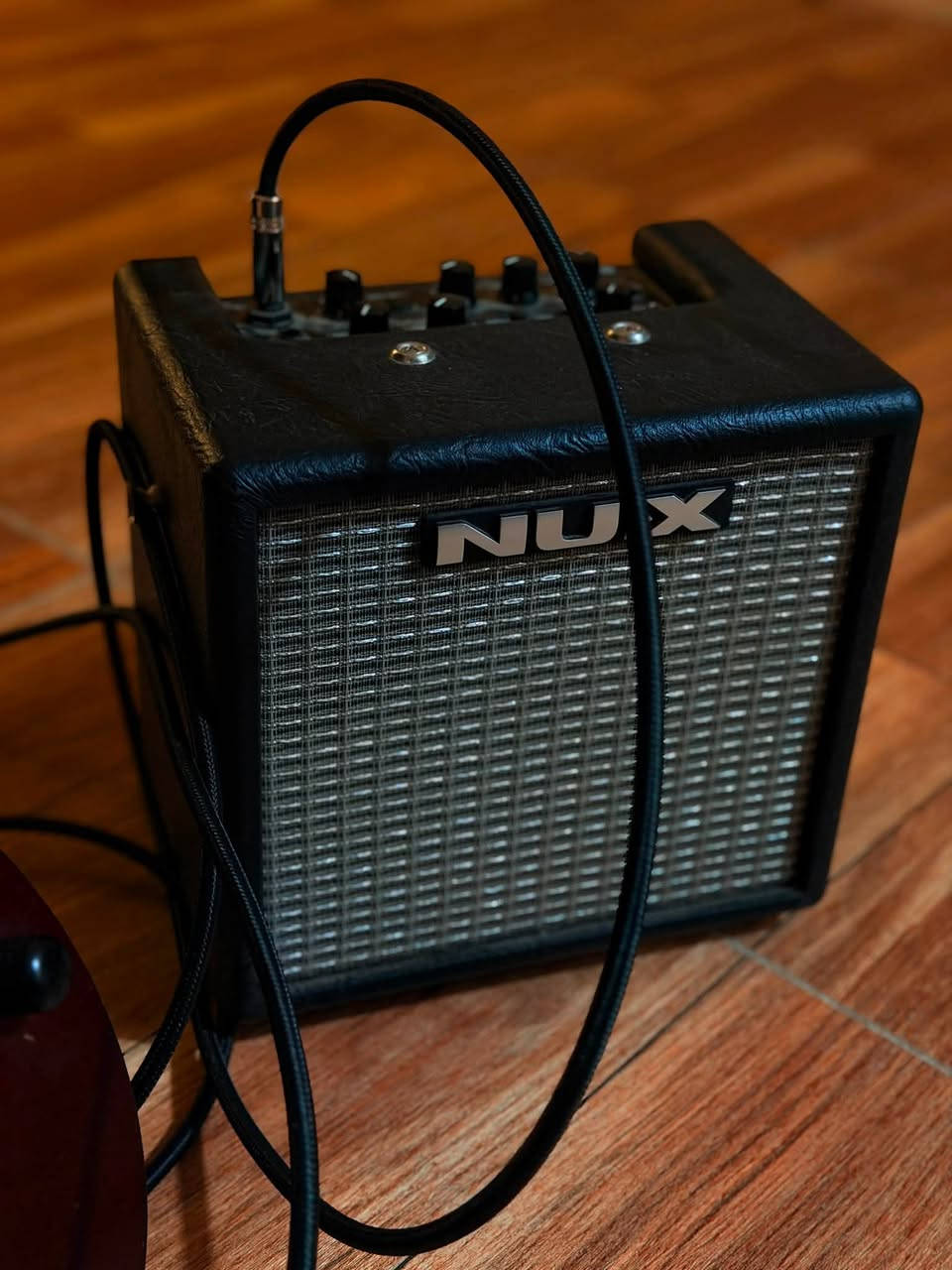 ( حزمة كاملة ) جيتار كهربائي من شركة Ibanez ومضخم صوت amplifier من شركة NUX
نوع الجيتار تحديداً Ibanez GIO (GRG121DX)
والamp من شركة NUX حجمه صغير ومتنقل بكل مكان وكارتونه موجود
مع كيبل مجاني اصلي
السعر الكلي 500 الف دينار وبي مجال
الموقع : البصرة - ساحة الطيران
للتواصل :
واتس - ***********
